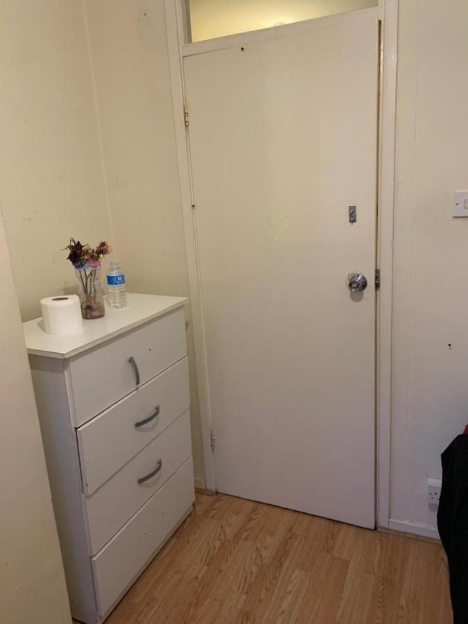 לונדון Arbnb Comfy Sleep Guest House Self Catering Private Bedrooms 60 Pound Per Night Per Person מראה חיצוני תמונה